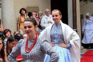 Stroje regionalne Górali Żywieckich wykonywane przez AA 