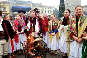 Msza w oprawie góralskiej i  Żywiecki Jarmark Bożonarodzeniowy – Rychwałd - Żywiec 2016 - zdjęcie1