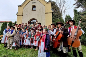 Nabożeństwo majowe w Brzuśniu - zdjęcie28