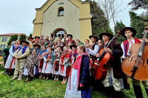 Nabożeństwo majowe w Brzuśniu - zdjęcie34