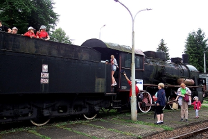 W CZASIE DESZCZU DZIECI SIĘ NUDZĄ - 