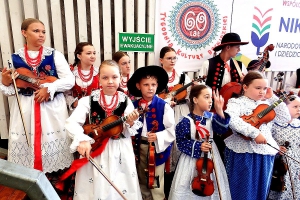 II Dzień Folkloru Dziecięcego w Żywcu - zdjęcie122