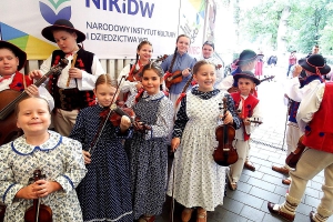 II Dzień Folkloru Dziecięcego w Żywcu - zdjęcie124